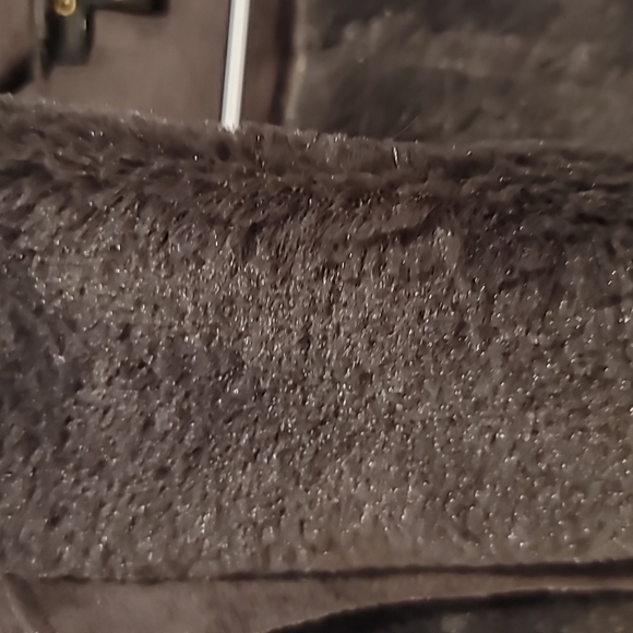 Cupio Gray Faux Fur Super Soft Zip Up Vest sz L - Picture 3 of 9